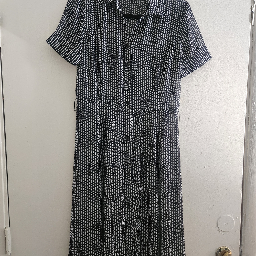Jones Wear Black and White Midi Dress